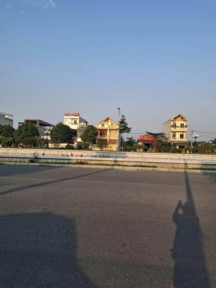 Lô đất 100m² tại Thịnh Vượng, Gia Viễn giá 3 tỷ - Đường đôi rộng rãi, gần khu hành chính!