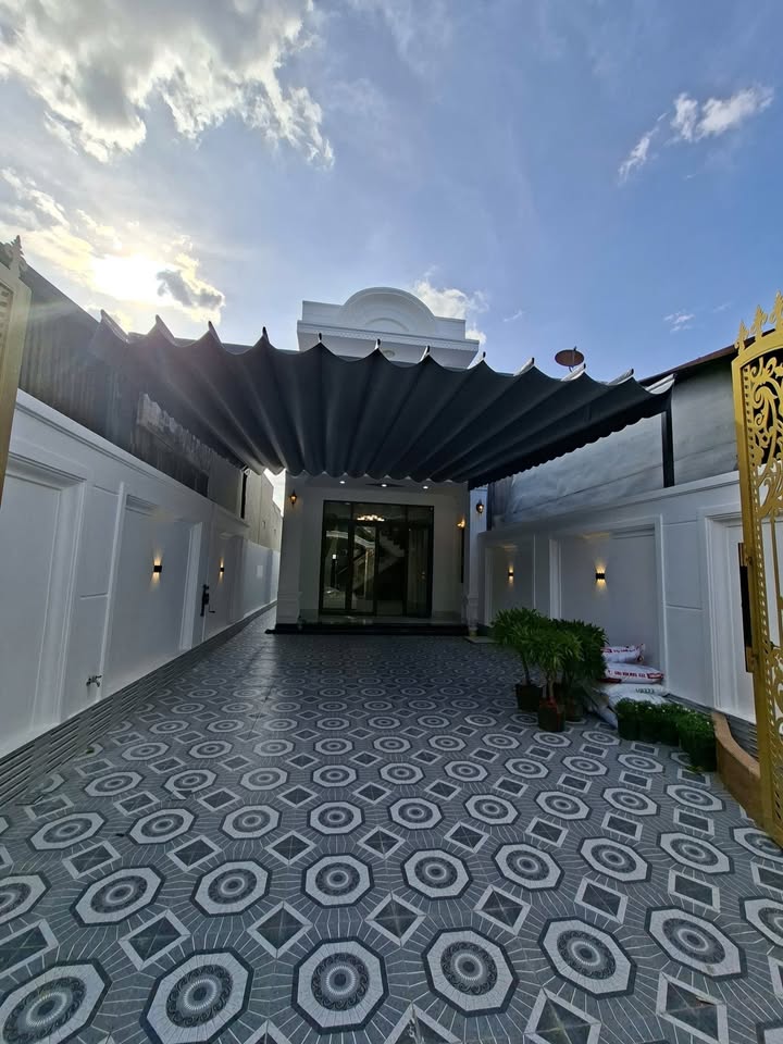 Nhà Lầu mặt tiền đường Bế Văn Đàn, Tây Ninh, 178.56m², giá 3.35 tỷ - Đầy đủ nội thất, sẵn sàng ở ngay!