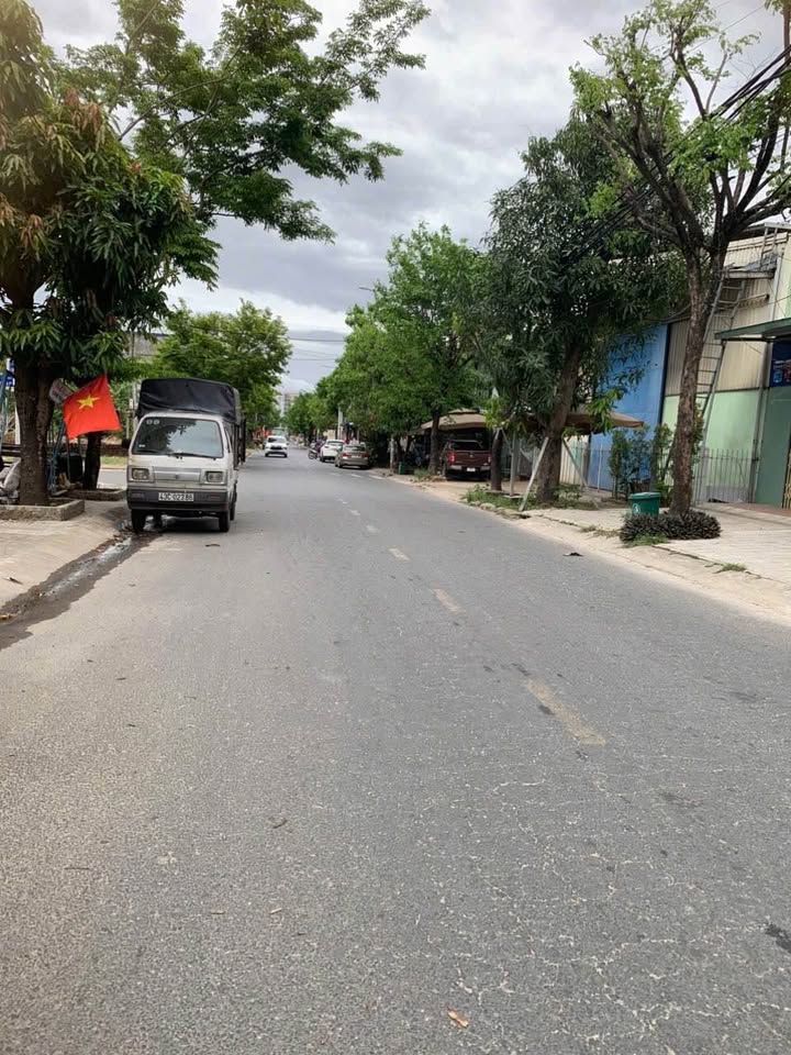 Nhà 3 tầng mặt tiền đường Lê Đình Kỵ, 103m² giá 7 tỷ - Thương lượng tốt!