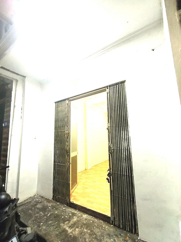 Nhà cho thuê ngõ 591 Hoàng Hoa Thám, Ba Đình 30m² - Không chung chủ, an ninh tốt!
