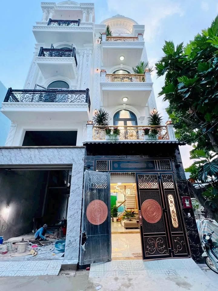 Nhà phố 81.5m² Đường Lâm Thị Hố, Quận 12 giá 6.29 tỷ - Nội thất cao cấp, sẵn sàng ở!