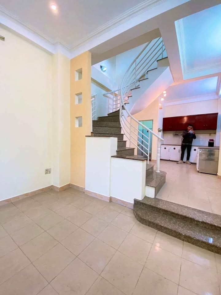 Nhà phố Đỗ Xuân Hợp, Thủ Đức 37m² giá 2.9 tỷ - Hẻm ô tô vào tận nhà!