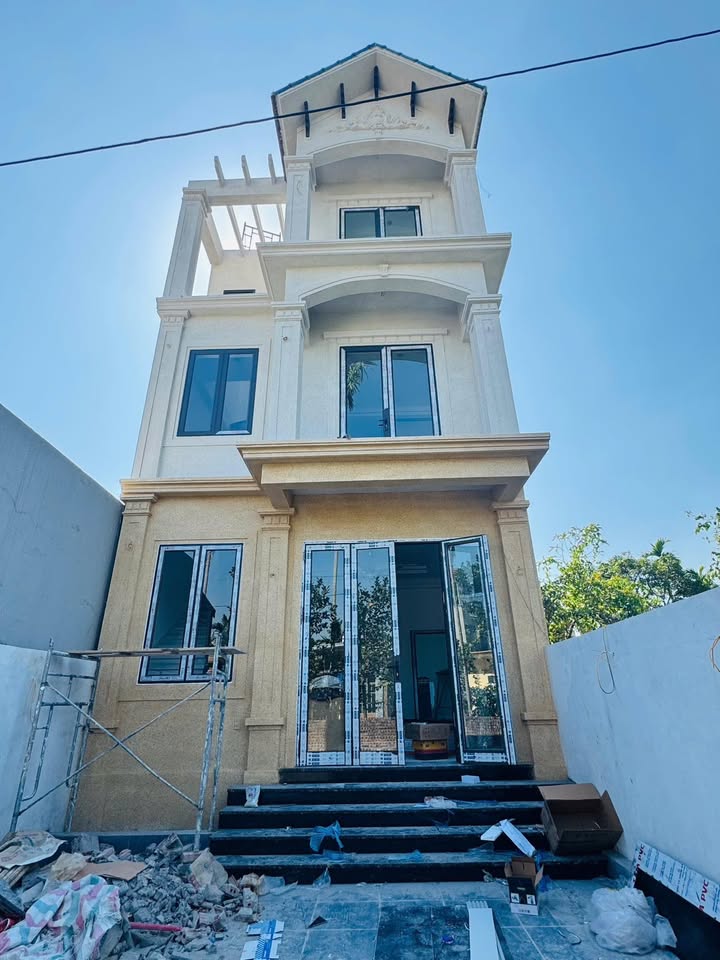 Nhà 3 tầng tại chung cư Tân Tiến, An Dương, Hải Phòng 80m² giá 3.6 tỷ - Ô tô đỗ trong sân