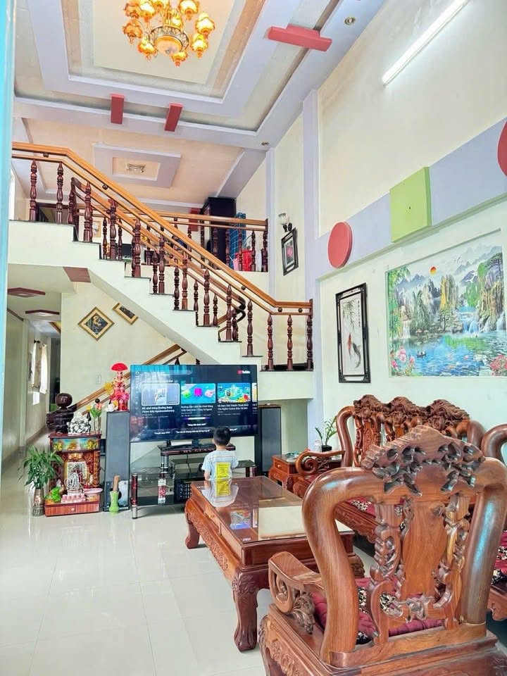 Nhà phố Hiệp Thạnh, Đức Trọng 160m² giá 2.8 tỷ - Sẵn sàng vào ở ngay!