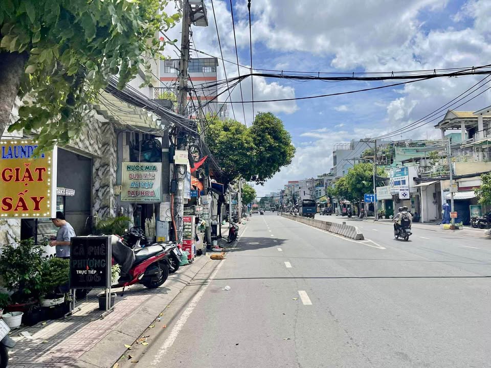 Mặt tiền Huỳnh Tấn Phát, Quận 7, 62m² giá 12.5 tỷ - Kinh doanh tự do ngay trung tâm!