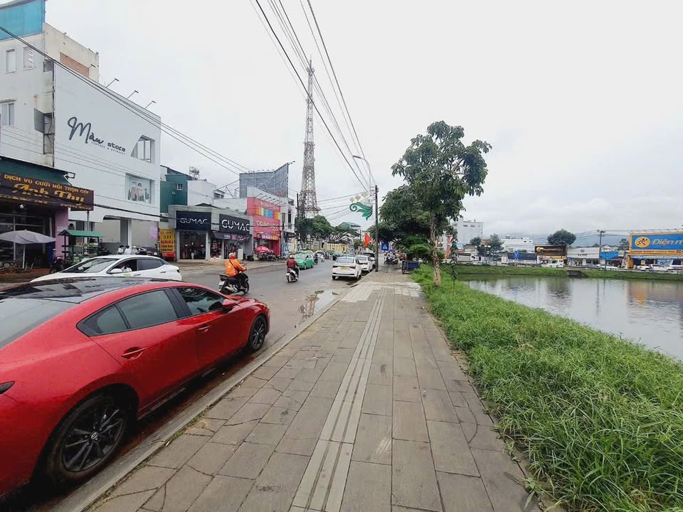 Nhà mặt tiền Lê Hồng Phong, Bảo Lộc 117.3m² giá 25 tỷ - Vị trí đắc địa gần Vincom!