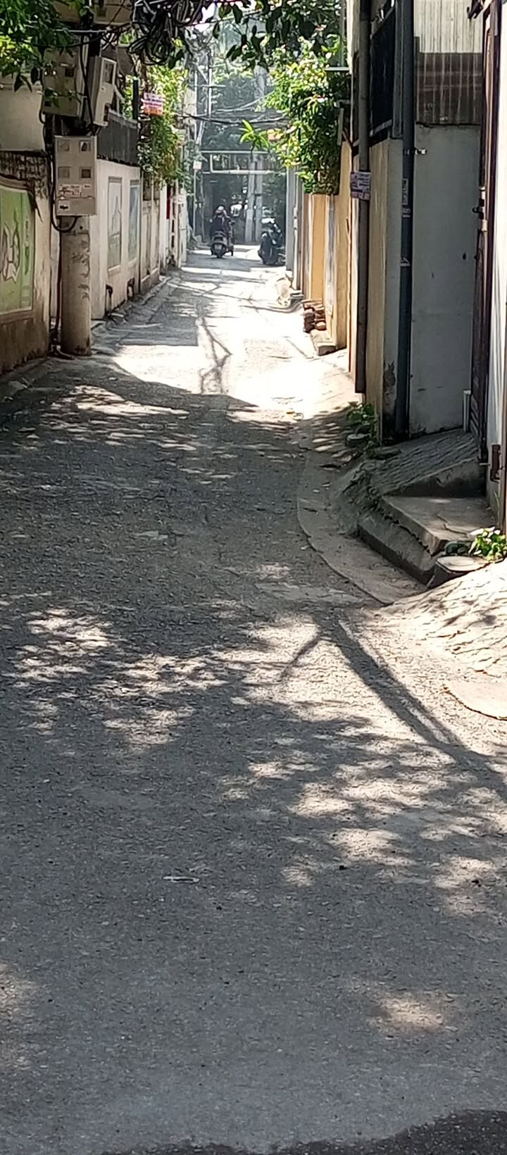 Nhà đẹp 5 tầng Thạch Bàn 52m² giá 7 tỷ - Tiềm năng tăng giá cao!