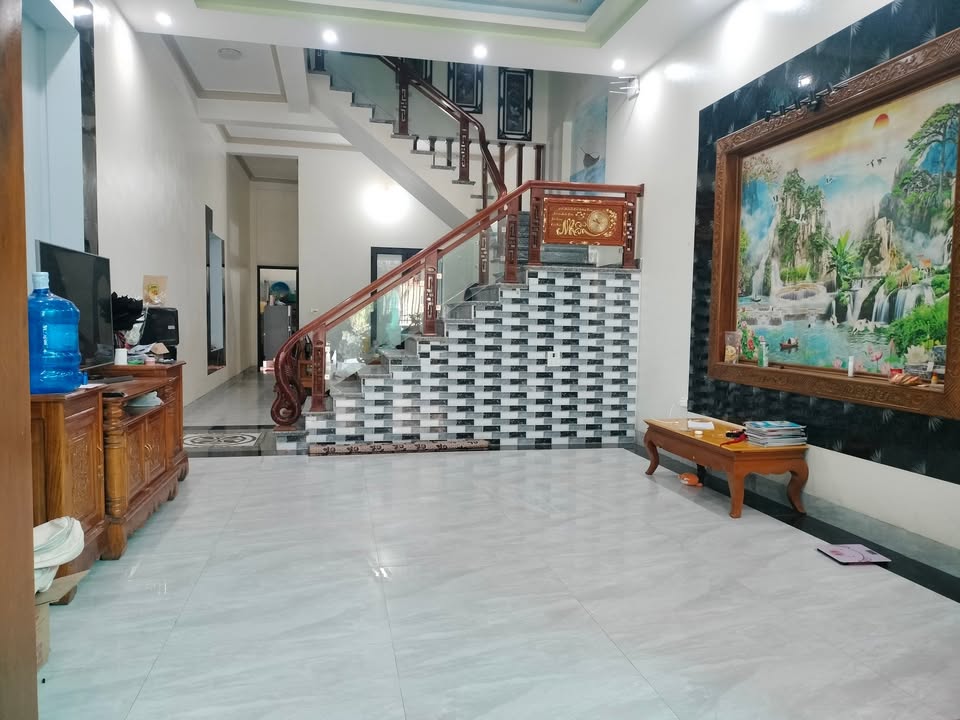 Nhà 2 tầng mới tại Ngô Quyền, Quảng Cư, Sầm Sơn 131m² giá 3 tỷ - Kinh doanh thuận lợi!