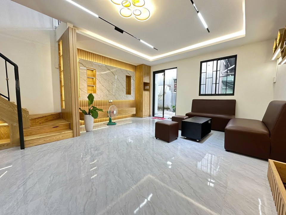 Nhà đẹp Lạc Long Quân, quận Tân Bình, 62.4m² giá 7 tỷ - Vị trí thông thoáng, pháp lý rõ ràng!