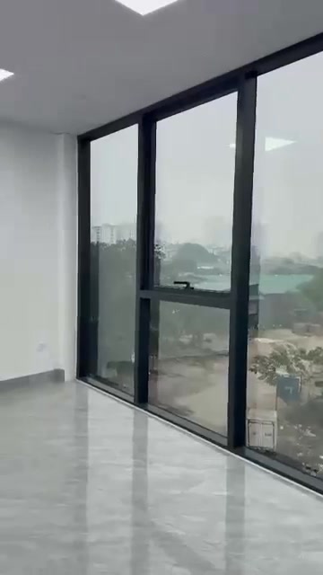 Văn phòng cho thuê tại 286 Nguyễn Xiển 120m² giá 20 triệu - Mặt tiền đẹp, dễ nhận diện!