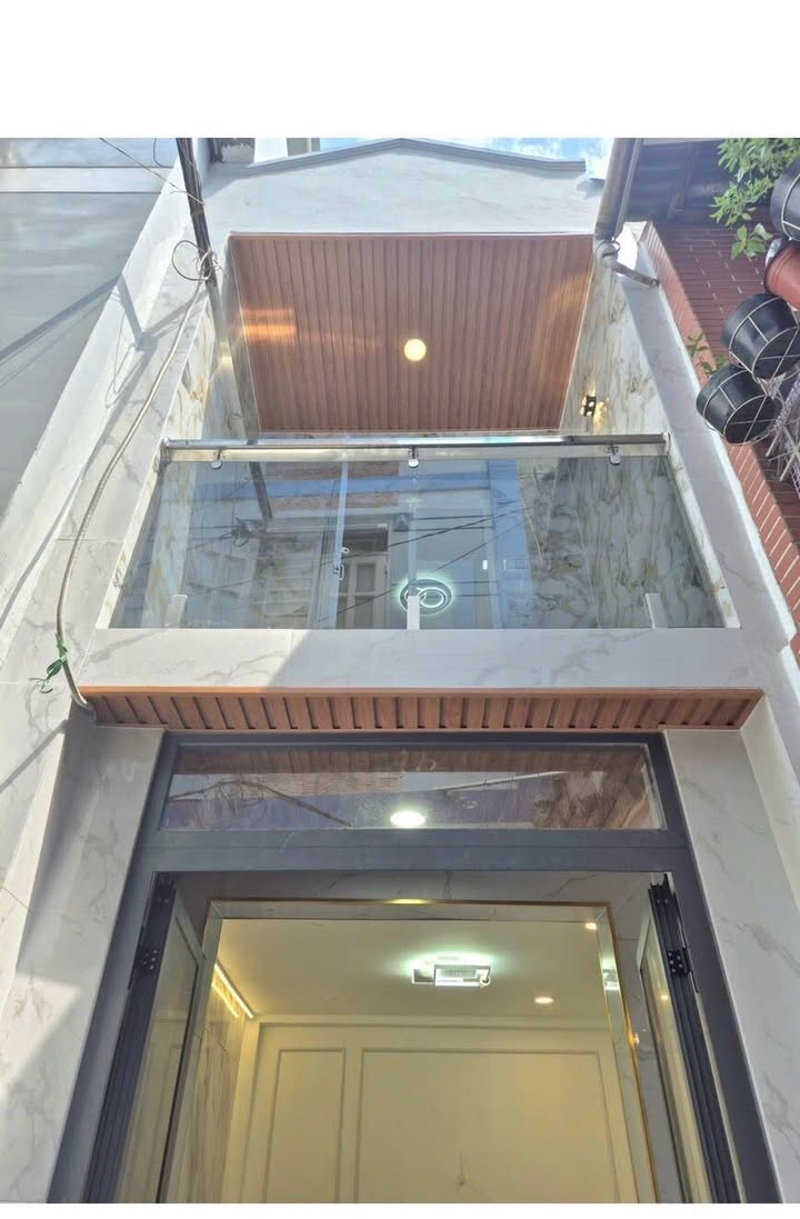 Nhà đẹp 68m² đường Đồng Đen, Tân Bình giá 4.58 tỷ - Giảm giá 250 triệu