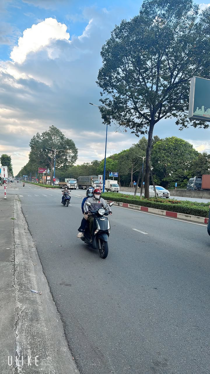 Đất mặt tiền kinh doanh đường DE1, Bình Tân 300m² - Giá rẻ, đầu tư sinh lời!