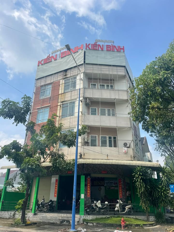 Căn hộ cho thuê góc 8 phòng ngủ tại Phú Tân, Thủ Dầu Một - Giá 18 triệu/tháng