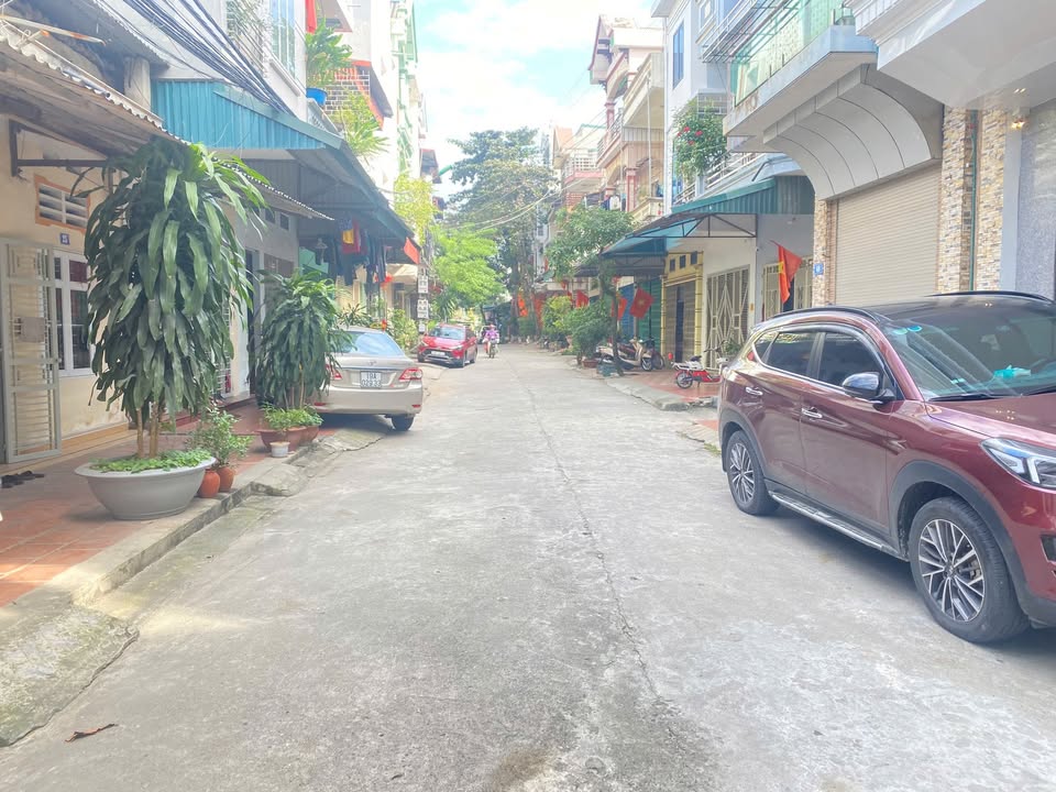 Đất lô góc trung tâm thành phố Việt Trì 72m² giá 4.1 tỷ - Vị trí đẹp, tiện ích đầy đủ!