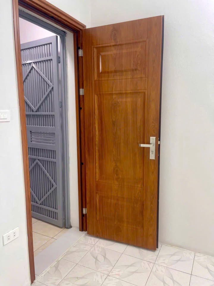 Căn hộ cho thuê tại phố Thái Thịnh, Đống Đa 96m² - Nội thất mới, an ninh tốt!