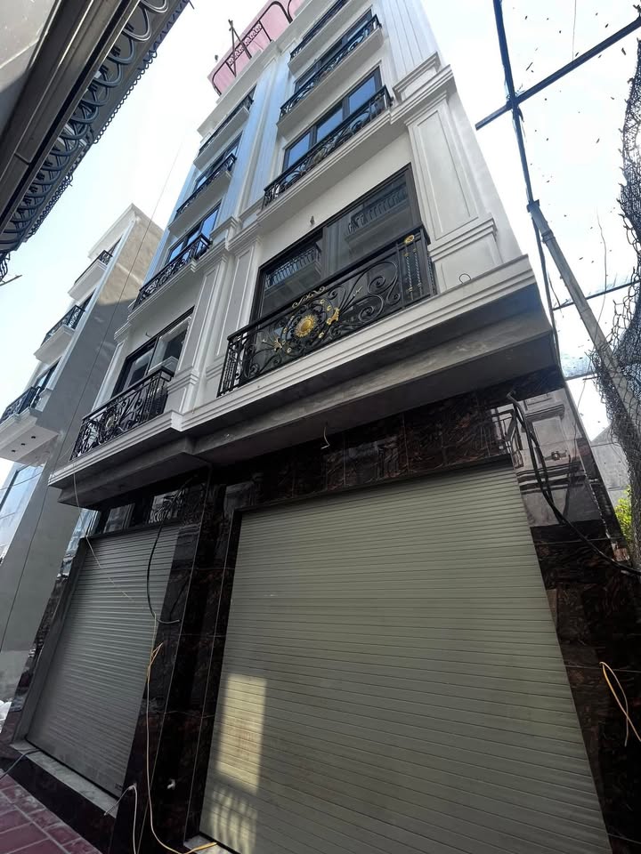 Nhà 5 tầng thang máy Tây Mỗ 32m² giá thỏa thuận - Ô tô đỗ cửa ngay!