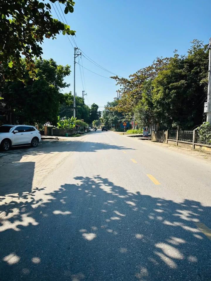 Đất nền Nông Tiến Tuyên Quang 122m² giá 2 tỷ - Kinh doanh sầm uất ngay mặt đường