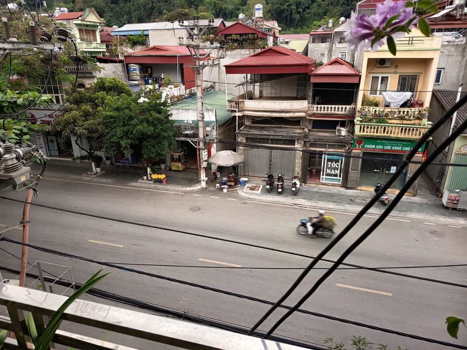 Nhà mặt đường Tô Hiệu, Sơn La 75m² giá 2.6 tỷ - Cơ hội đầu tư tuyệt vời!