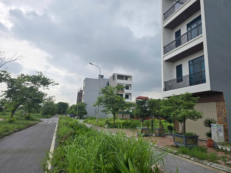 Đất nền dự án Cao Đức Vạn An 80m² giá 6 tỷ - Vị trí đắc địa gần sân bóng!