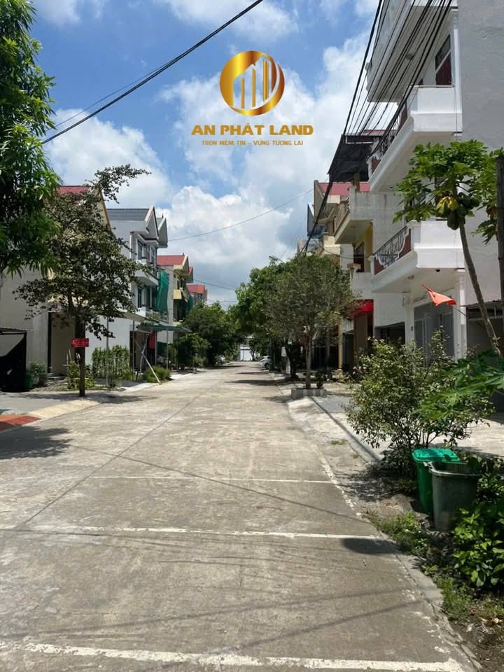 Đất nền Ninh Tiến 71.3m² giá 5 tỷ - Đường rộng, dân trí cao!