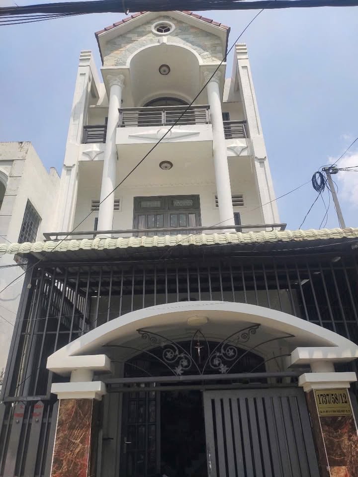 Nhà phố Tân Thới Hiệp, Quận 12, 110m² giá 5.6 tỷ - Cơ hội đầu tư sinh lời!