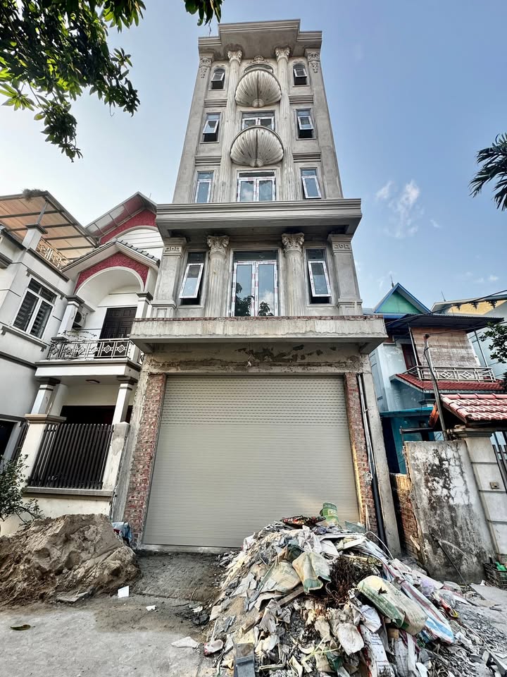 Nhà phố Ngọc Thụy 38m² giá 12 tỷ - Ô tô vào nhà, đầu tư sinh lời!