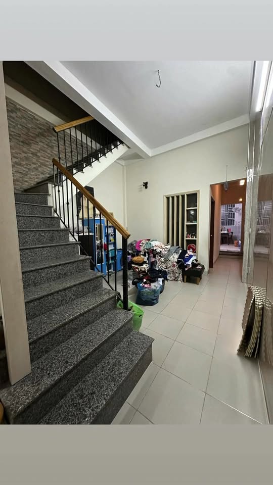 Nhà mặt tiền đường Nguyễn Khoa Chiêm, 100m² giá 2 tỷ - Vị trí đắc địa gần Đại học Huế!