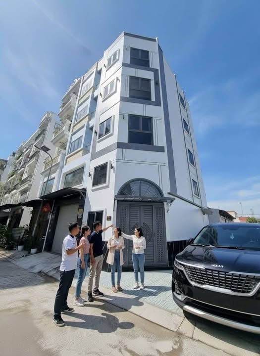 Nhà 7 tầng căn góc hẻm xe hơi Thành Thái 105m² giá 18.2 tỷ - Kinh doanh sầm uất!