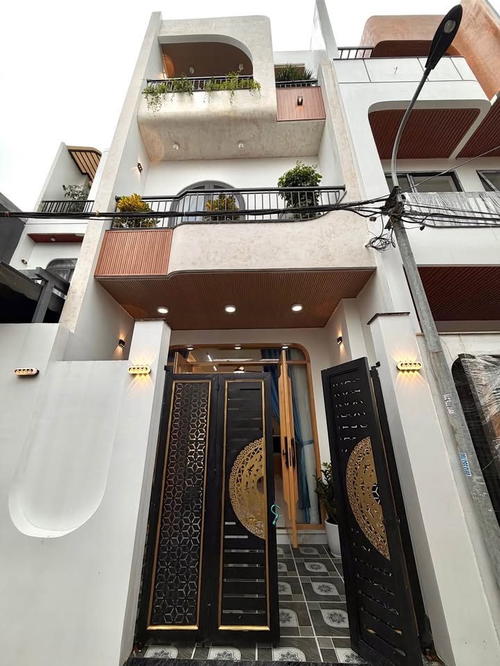 Nhà 3 Tầng 62m² tại Tôn Đức Thắng, Đà Nẵng - Thiết kế hiện đại, vào ở ngay!