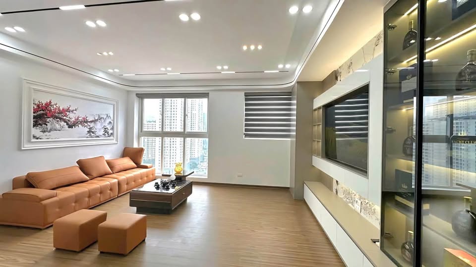 Căn hộ cho thuê 2 phòng ngủ tại Nam Trung Yên 9.5 triệu - Cơ hội lý tưởng cho gia đình!