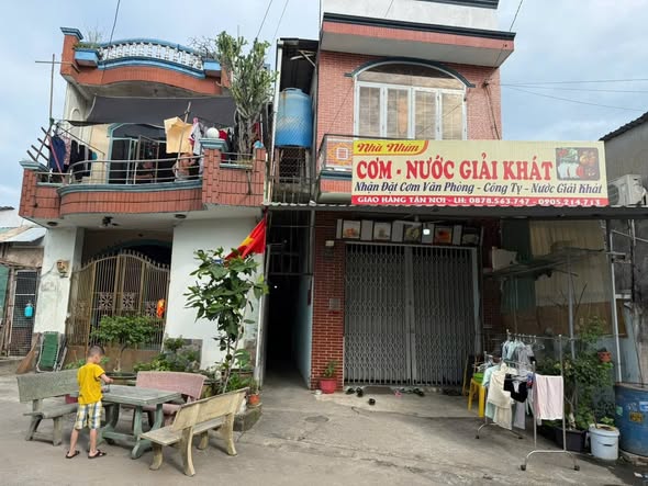 Nhà phố Dĩ An 75m² giá 4.45 tỷ - Mặt tiền kinh doanh sầm uất!