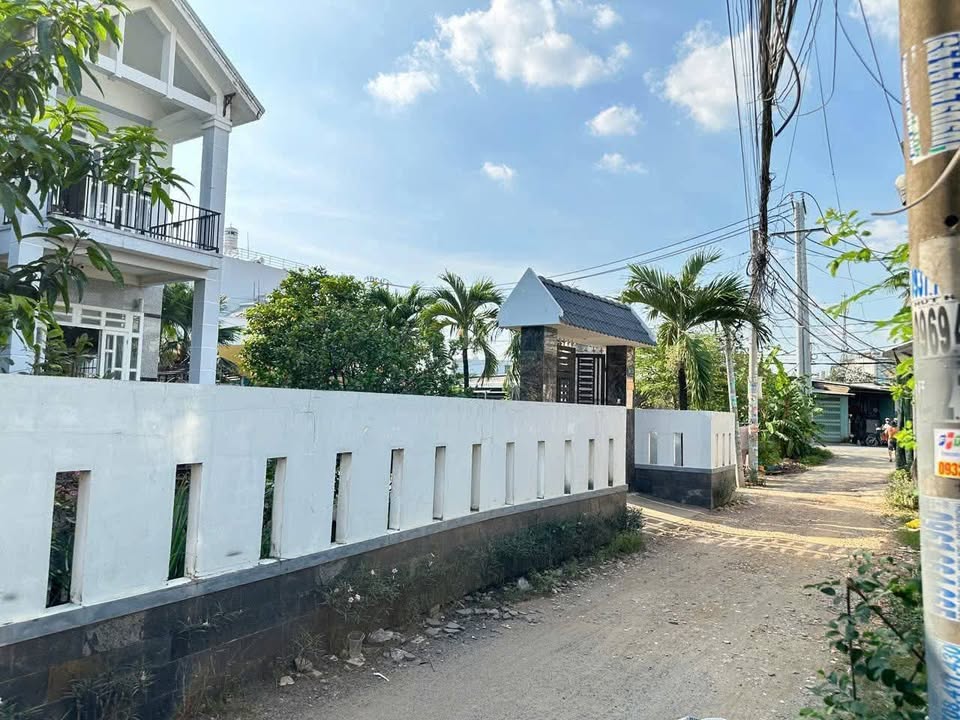 Nhà bán Đa Phước, Bình Chánh 100m² giá 4.7 tỷ - Sổ đỏ chính chủ, đầy đủ tiện nghi!