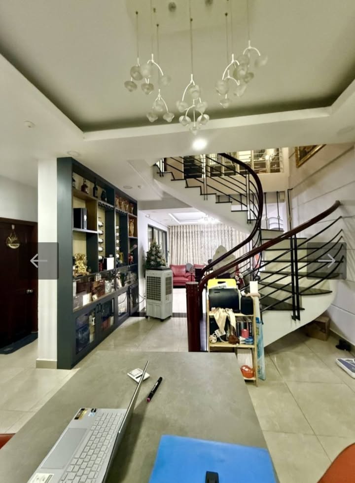 Nhà phố K300 VIP đường Nguyễn Minh Hoàng, quận Tân Bình, 4 tầng, 78m² chỉ 23 tỷ - Đầu tư sinh lời tốt!