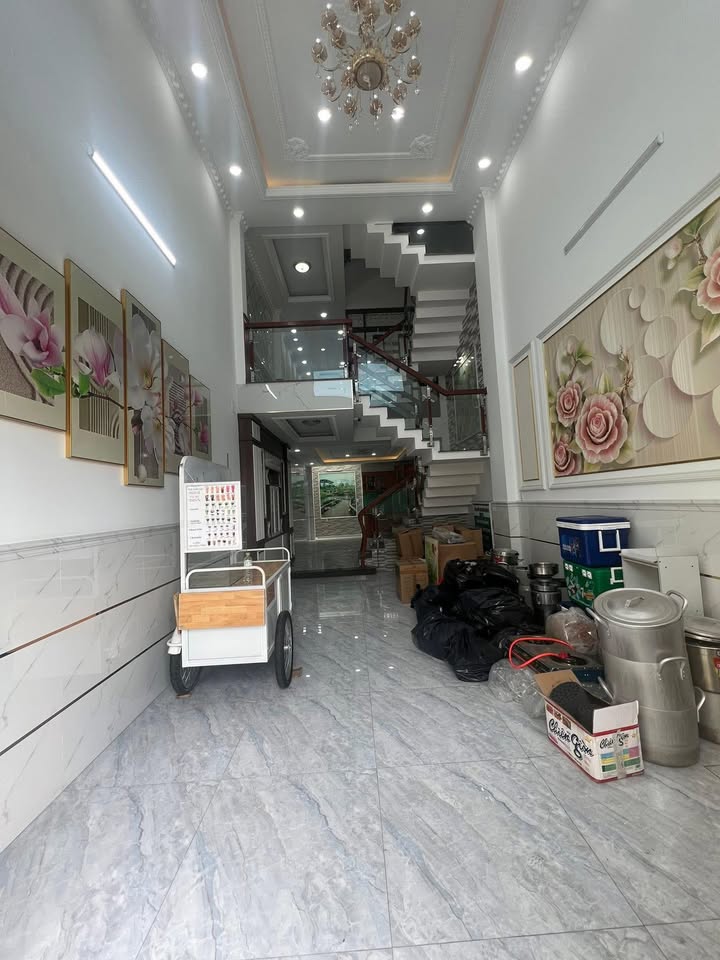 Nhà phố Tân Chánh Hiệp 60m² giá 6.2 tỷ - Nhà mới 99% thiết kế đẹp!