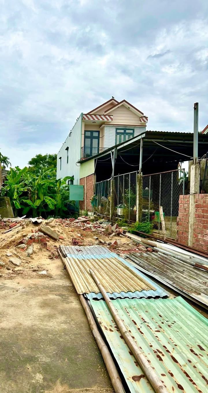 Bán nhà mặt tiền đường Âu Cơ, Thị Trấn Nam Phước, 180m² - Sổ hồng chính chủ, giá chỉ 900 triệu!