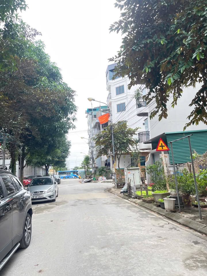 Nhà phân lô Phương Canh, Nam Từ Liêm 43m² giá chỉ 9 tỷ - Vị trí đắc địa gần ĐH Công Nghiệp