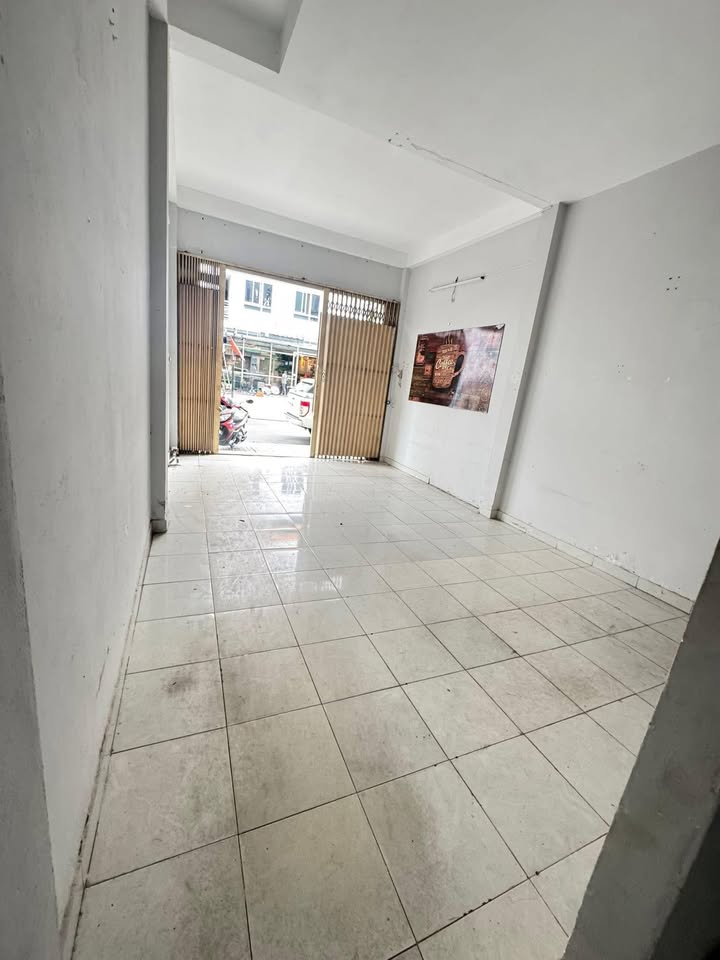 Cho thuê mặt bằng quận 1, 50m² giá 24 triệu - Thiết kế 1 trệt 1 lầu, tự do giờ giấc!