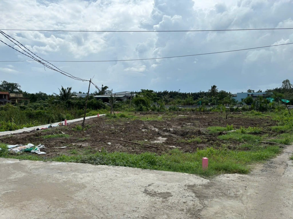 Đất thổ 609m² xã Tân Chánh giá 700 triệu - Thích hợp làm nhà vườn lý tưởng!