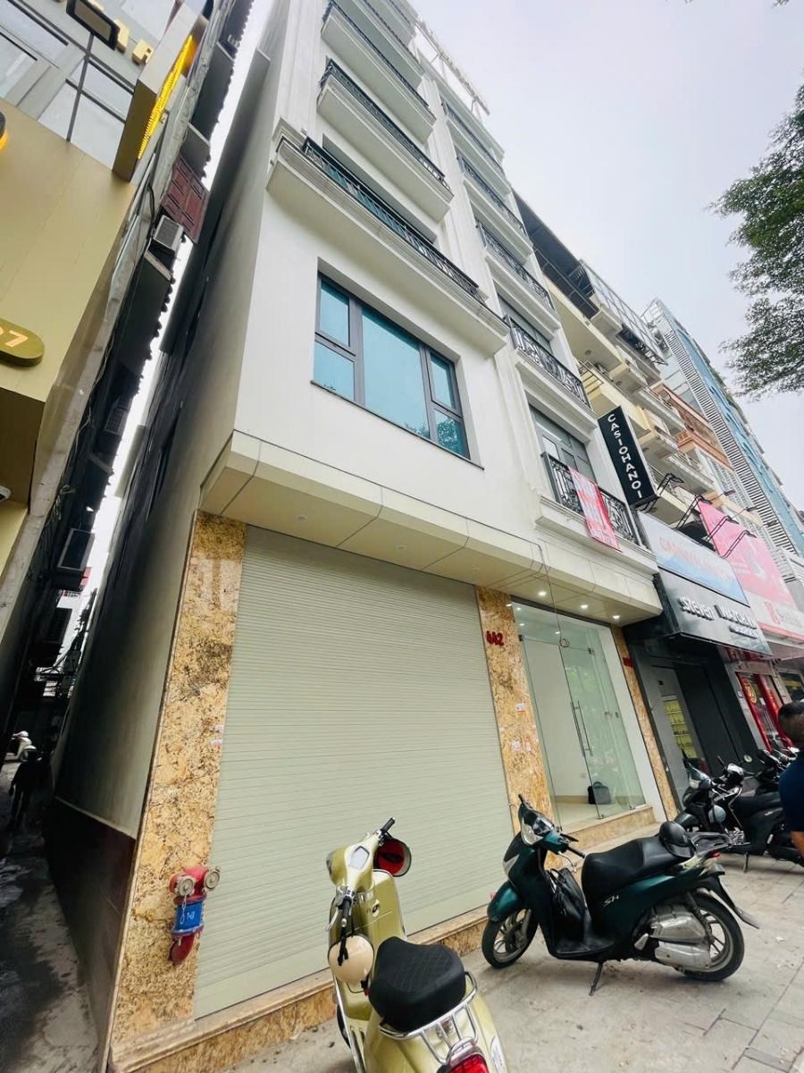 Nhà mặt phố Nguyễn Đức Cảnh, Hoàng Mai, 50m² giá 9.5 tỷ - Kinh doanh sầm uất, ô tô đỗ cửa!