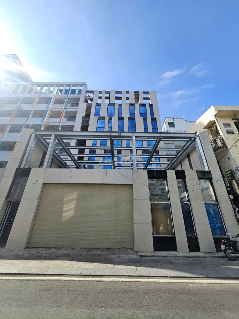 Nguyên căn mặt tiền đường Trường Sơn 450m² giá 120 triệu - Vị trí đắc địa gần sân bay!