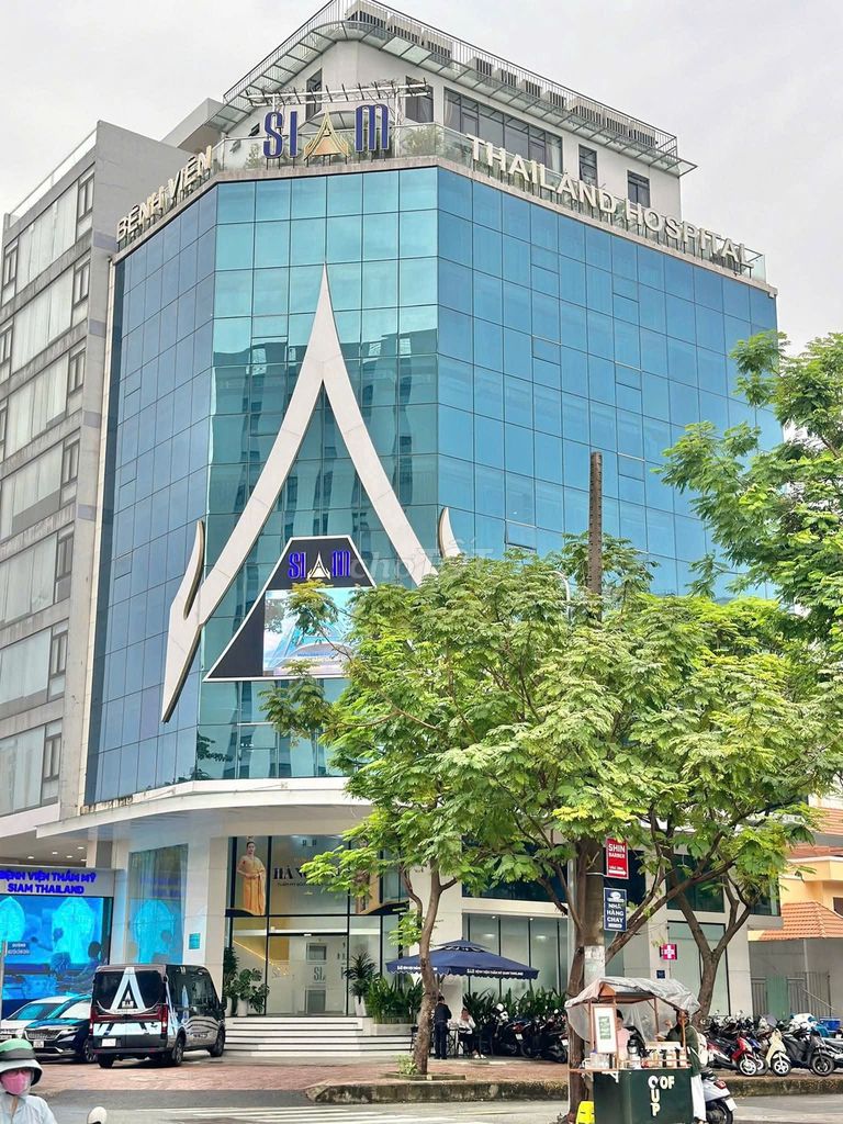 Văn Phòng Cho Thuê 300m² Đường Nguyễn Trãi Quận 1 - Góc 2 Mặt Tiền Đắc Địa!