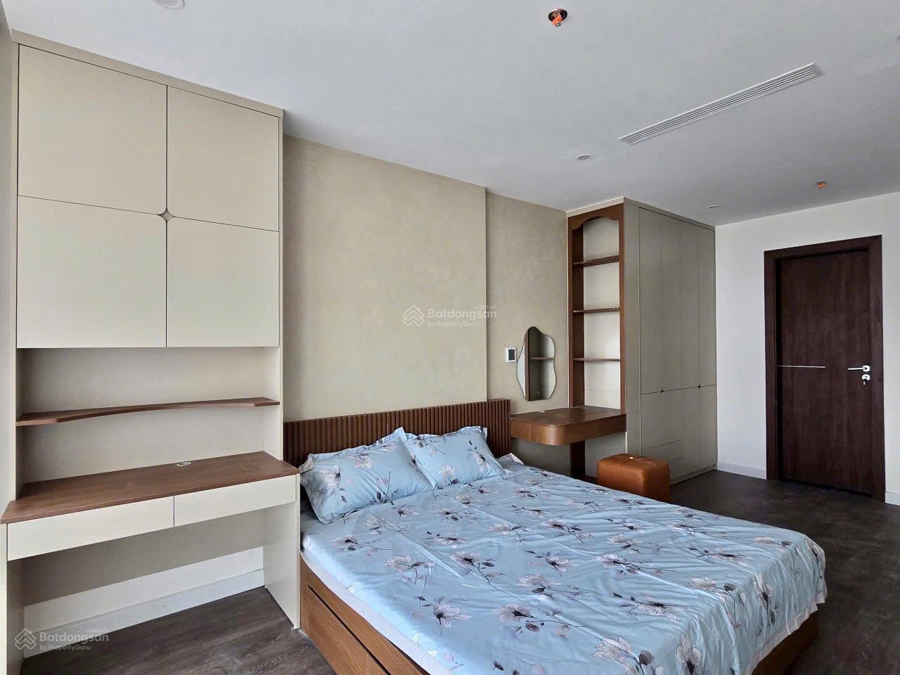 Căn hộ Sunshine Golden River 162m² giá 35 triệu - Sẵn sàng vào ở ngay!