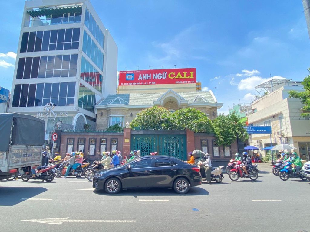 Cho thuê Tòa nhà góc 2 mặt tiền Cù Lao, Phú Nhuận 600m² - Vị trí đắc địa cho mọi ngành nghề!