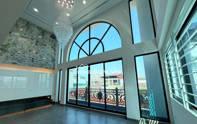 Nhà Đẹp Kinh Doanh Nguyễn Chính 84m² giá 37.2 tỷ - Sổ đỏ đẹp nở hậu!