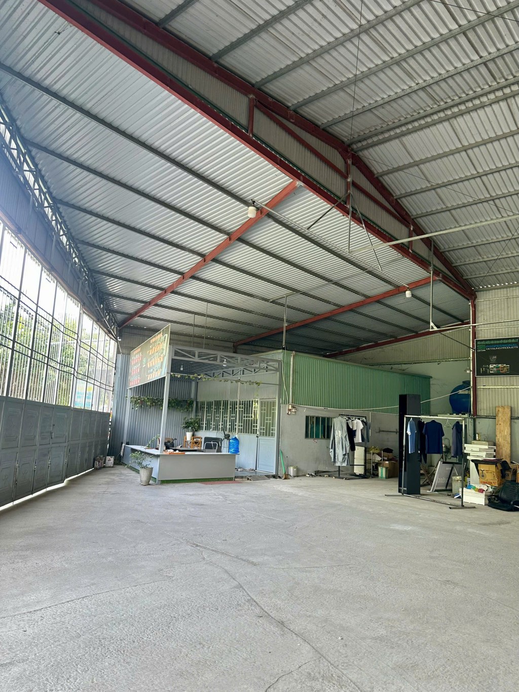 Cho thuê kho gần bến xe Hồng Loan, Cần Thơ 650m² giá 27 triệu - Địa điểm lý tưởng cho kinh doanh!