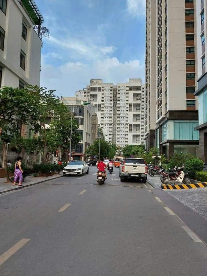 Nhà liền kề phường Mỹ Đình 2, 100m² giá 52.6 tỷ - Kinh doanh cực mạnh!