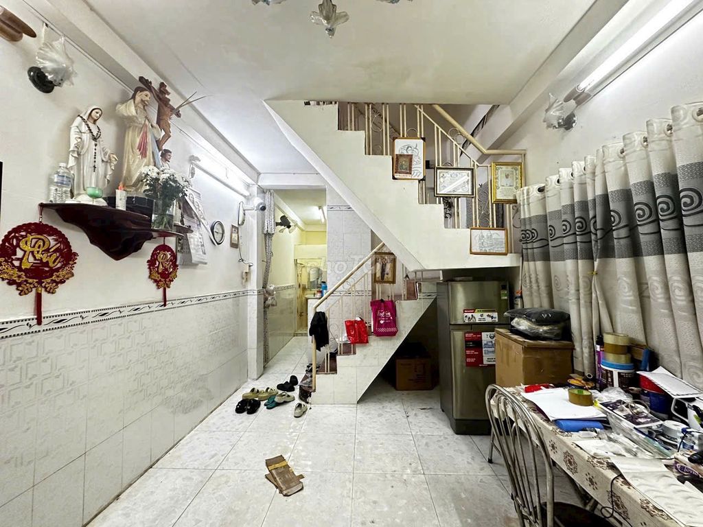 Nhà hẻm 3.5m Nguyễn Trọng Tuyển, 30.6m², giá 4.1 tỷ - Cơ hội đầu tư tuyệt vời!