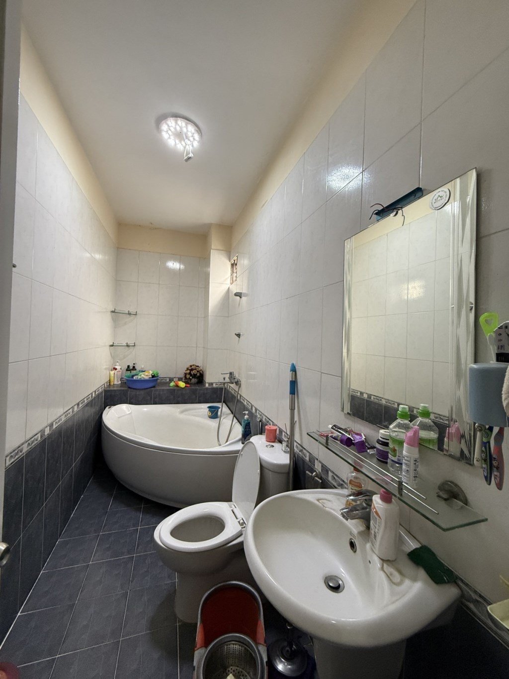 Nhà đẹp 3 tầng hẻm ô tô 6m, Bàu Cát, Tân Bình 57m² - Chỉ 12.2 tỷ!