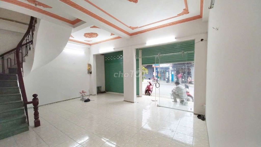 Nhà mặt tiền Phú Châu 82m² giá 11 triệu - Vừa ở vừa kinh doanh