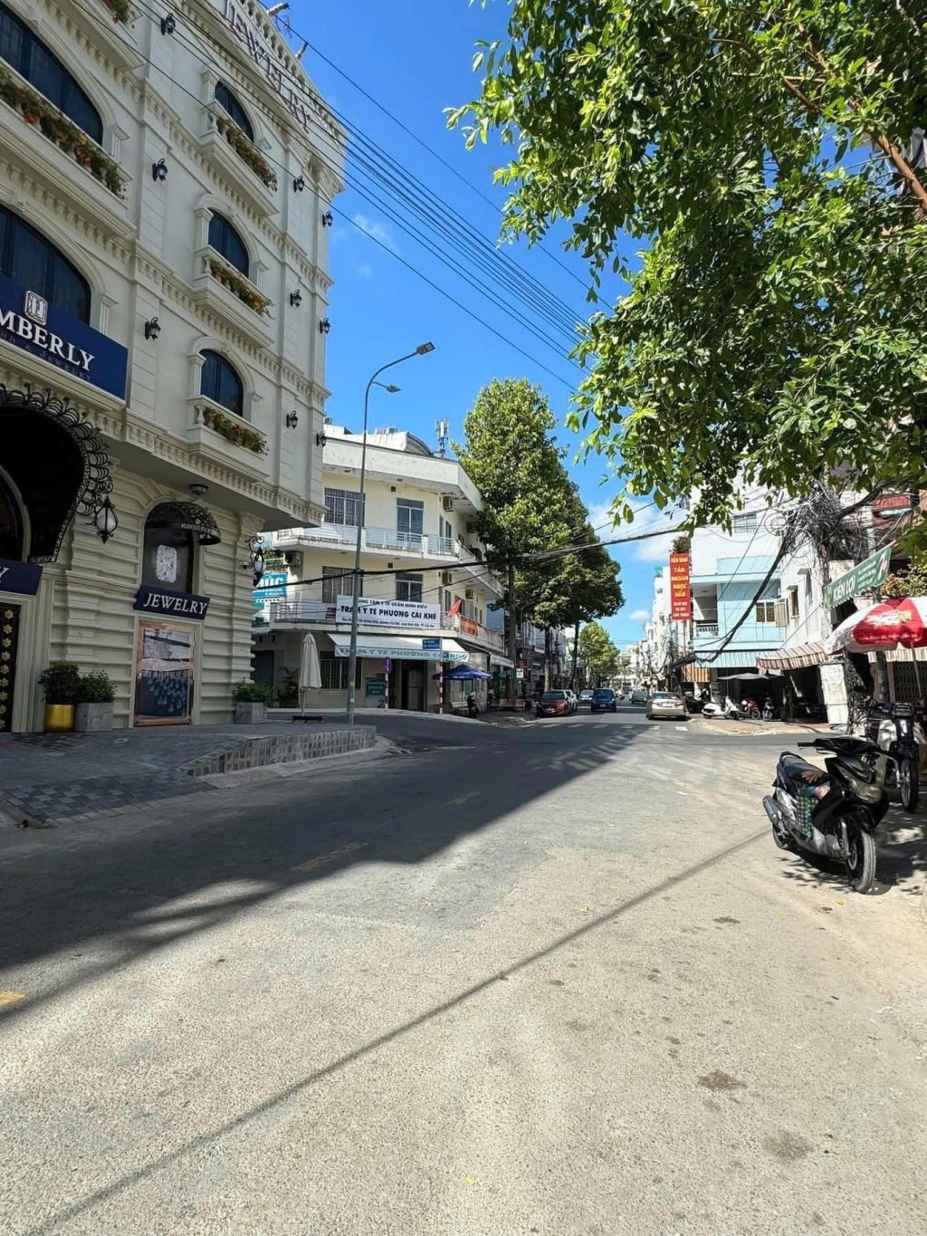 Nhà 6 tầng góc 3 mặt tiền Trần Quang Khải, Cần Thơ - 17 tỷ, thu nhập 500 triệu/năm!